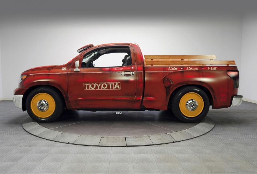  Toyota Tundra Custom by Clint Bowyer 2011 года  (фото 10 из 12)